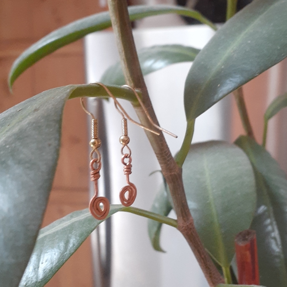 NWT Handcrafted Bronze Swirl Earrings Set